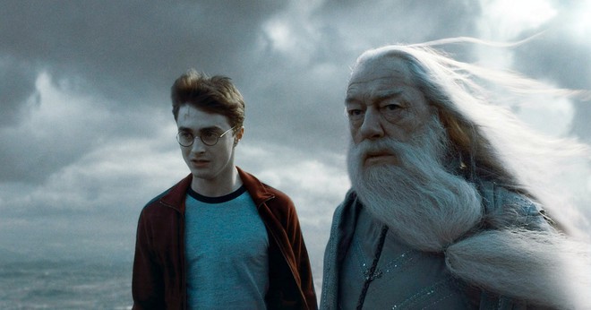 Harry Potter hay đến mấy thì vẫn có 5 vấn đề làm fan nóng máu: Phẫn nộ nhất là thầy Dumbledore cố tình đẩy Harry vào chỗ chết! - Ảnh 5.