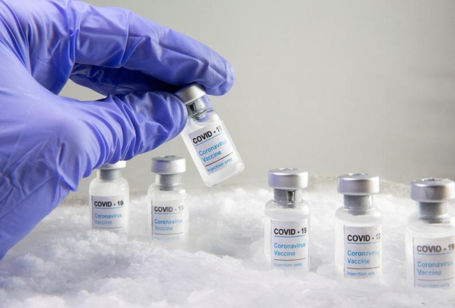 Hàn Quốc tiêm vaccine Covid-19 cho cả người nước ngoài cư trú dài hạn - Ảnh 1.