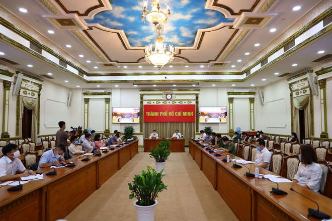 Ổ dịch tại sân bay Tân Sơn Nhất đã lây cho 25 người, toàn bộ nhân viên bốc xếp đều thuộc nhóm nguy cơ cao - Ảnh 1. Ổ dịch tại sân bay Tân Sơn Nhất đã lây cho 25 người, toàn bộ nhân viên bốc xếp đều thuộc nhóm nguy cơ cao - Ảnh 1.