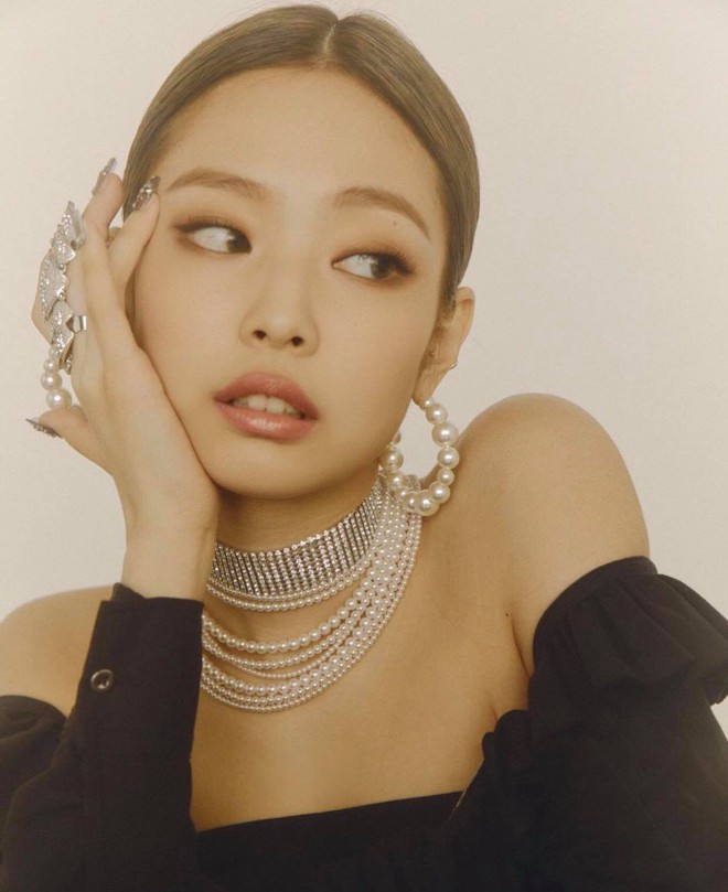 Mẫu nhí lai 3 dòng máu gây bão MXH Việt: Được gọi là tiểu Jennie, xinh đến mức khiến BLACKPINK e dè, kéo đến ảnh thẻ mà choáng - Ảnh 13.