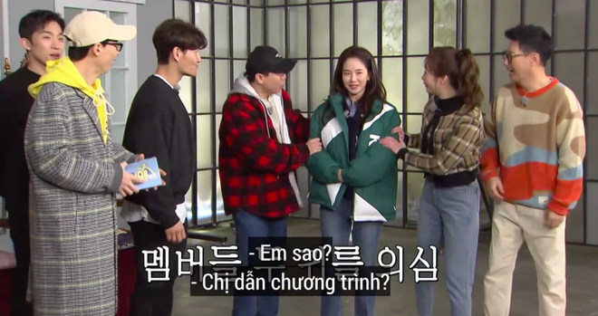 Các thành viên Running Man ngỡ ngàng khi nghe tin Song Ji Hyo làm MC lễ cưới - Ảnh 4.