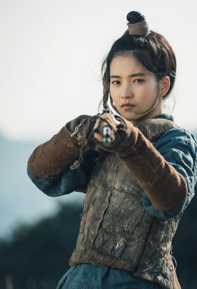 Nghề nghiệp của diễn viên Hàn trước khi nổi tiếng: Song Joong Ki vỡ mộng trượt băng, Kim Tae Ri bán sữa đậu nành - Ảnh 5.