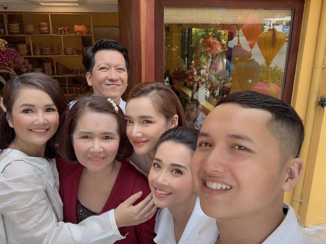 Nh&atilde; Phương x&uacute;c động v&igrave; tấm l&ograve;ng của Trường Giang ng&agrave;y Tết, 2 chi tiết l&agrave; đủ chứng minh quan hệ của ch&agrave;ng rể với bố mẹ vợ! - Ảnh 7.