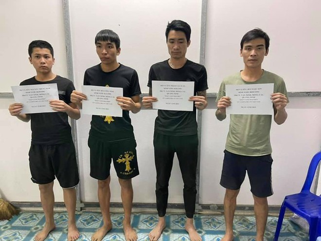 Bơi qua biên giới để về quê ăn Tết, 4 đối tượng bị bắt giữ - Ảnh 1.
