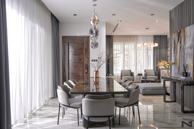 Villa 2 mặt tiền decor có khác: Ngoài hiên phủ cây xanh, bên trong càng hút mắt với phòng khách và bếp hiện đại - Ảnh 3.