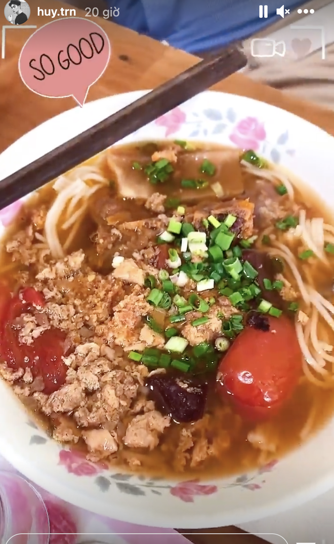 Ng&ocirc; Thanh V&acirc;n dẫn người y&ecirc;u 6 m&uacute;i l&ecirc;n Đ&agrave; Lạt chơi cũng kh&ocirc;ng qu&ecirc;n ăn đủ m&oacute;n tr&ecirc;n đời, netizen b&igrave;nh luận: Qu&aacute; l&agrave; sến! - Ảnh 7.