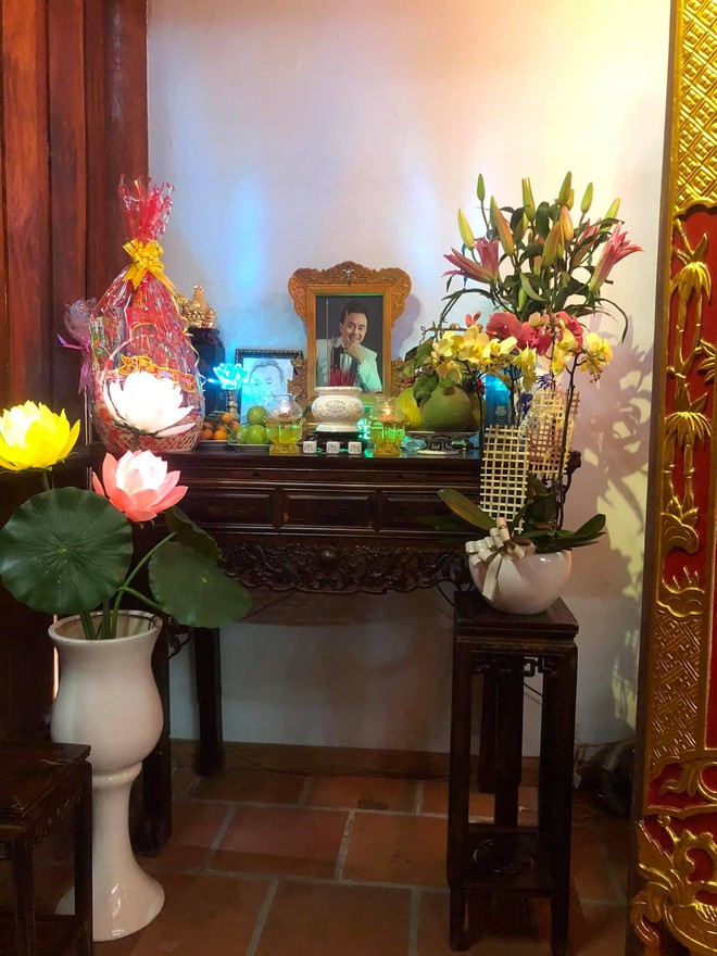 Lâm Vỹ Dạ, Phạm Quỳnh Anh và dàn sao tụ họp tại đền thờ tổ 100 tỷ đồng của NS Hoài Linh, chia sẻ gây xúc động về cố NS Chí Tài - Ảnh 6.