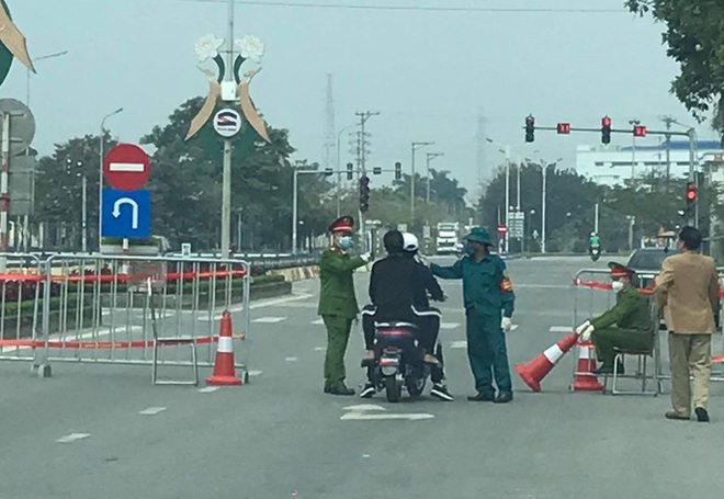 Một c&ocirc;ng nh&acirc;n mắc Covid-19, C&ocirc;ng ty Xi măng Ho&agrave;ng Thạch bị phong tỏa - Ảnh 1.