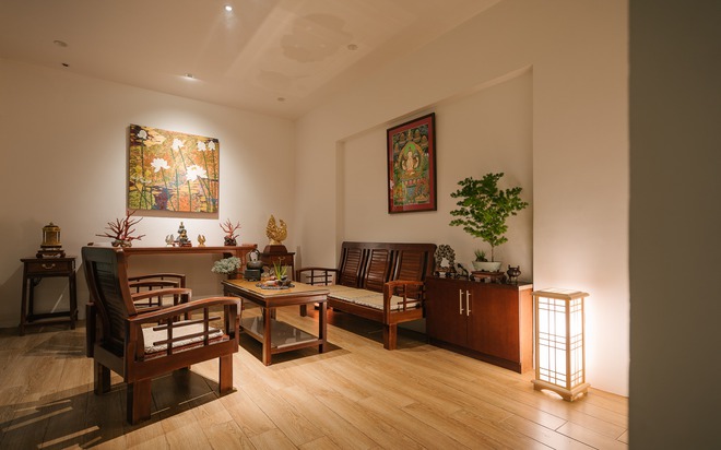 Ngôi nhà được cải tạo theo phong cách Viên lâm Á Đông: Ít đồ đạc, ít trang trí và ít màu sắc, sáng thoáng đặt làm đầu - Ảnh 1.