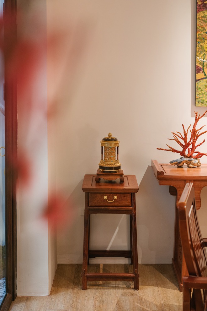 Ngôi nhà được cải tạo theo phong cách Viên lâm Á Đông: Ít đồ đạc, ít trang trí và ít màu sắc, sáng thoáng đặt làm đầu - Ảnh 4.