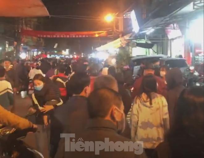 Đ&oacute;ng cửa chợ Viềng, người d&acirc;n vẫn nườm nượp đổ về cầu may - Ảnh 13.