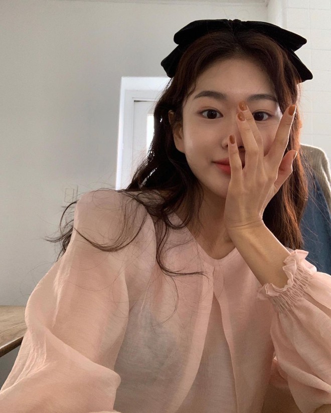 4 món phụ kiện tóc hot trend để bạn làm đỏm vào dịp Tết, không kịp làm tóc mới thì chừng này cũng đủ xinh yêu lắm rồi - Ảnh 3.