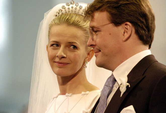 Ngôn tình thời hiện đại: Vị Hoàng tử kiên quyết từ bỏ quyền kế vị vì tình yêu sâu đậm bị ngăn cấm, cái kết cuối cùng lại đau buồn đầy tiếc nuối - Ảnh 4.