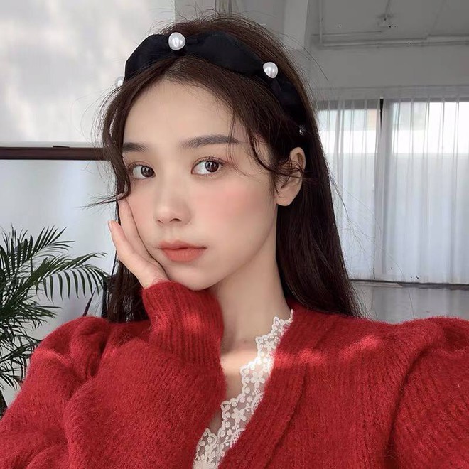 4 món phụ kiện tóc hot trend để bạn làm đỏm vào dịp Tết, không kịp làm tóc mới thì chừng này cũng đủ xinh yêu lắm rồi - Ảnh 2.