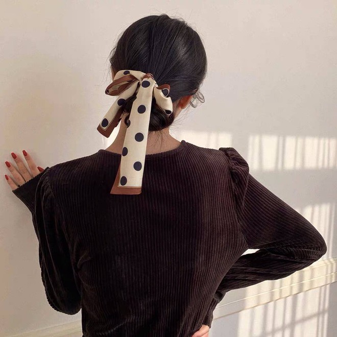 4 món phụ kiện tóc hot trend để bạn làm đỏm vào dịp Tết, không kịp làm tóc mới thì chừng này cũng đủ xinh yêu lắm rồi - Ảnh 4.