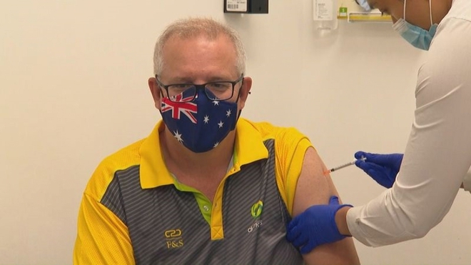 Thủ tướng Australia tiêm vaccine ngừa Covid-19 - Ảnh 1.