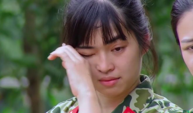 Nam Thư, Khánh Vân bật khóc khi chứng kiến màn biểu diễn khí công nguy hiểm tại Sao Nhập Ngũ - Ảnh 10.