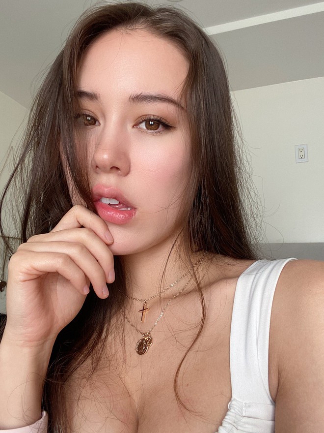 Livestream với quá nhiều cảnh nóng, nữ streamer sexy phải nhận 3 án phạt liên tiếp chỉ trong 1 tháng - Ảnh 4.