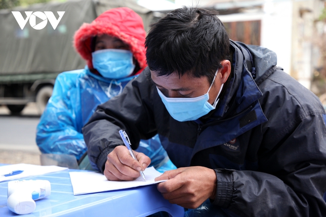Lai Châu xử phạt thêm 1 bác sĩ khai báo không kịp thời khi về từ vùng dịch - Ảnh 1.