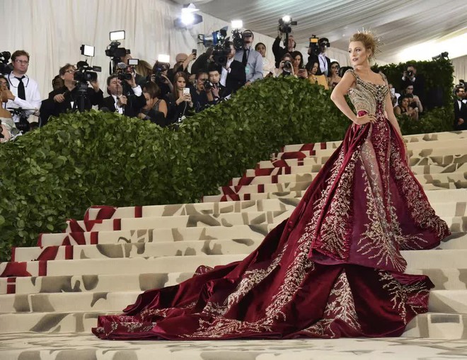 Góc khuất đại tiệc hào nhoáng nhất thế giới Met Gala: Cấm cửa vì thù riêng, chồng tiền để có vé và thủ đoạn kiếm trăm tỷ - Ảnh 3.