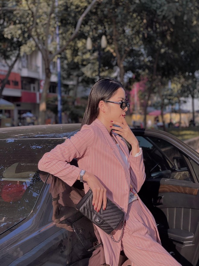 Nam Anh - Nam Em ngày càng chịu chi: Street style đơn giản mà diện cả loạt đồ hiệu xa xỉ, có món lên tới vài trăm triệu - Ảnh 9.