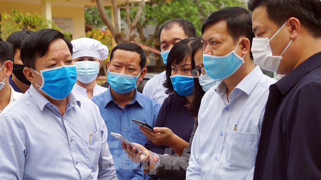 TP. Hải Phòng tiếp tế gần 8 tấn gạo, thịt cho người dân khu phong tỏa - Ảnh 10.