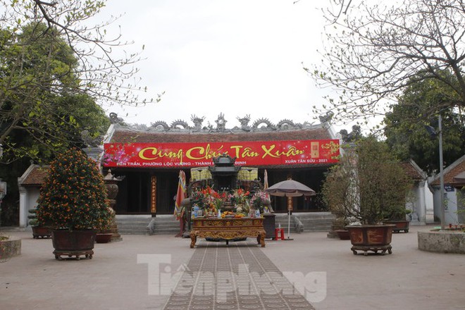 Lần đầu ti&ecirc;n đền Trần vắng nhất trong hơn 30 năm qua, ph&aacute;t ấn theo c&aacute;ch đặc biệt - Ảnh 2.