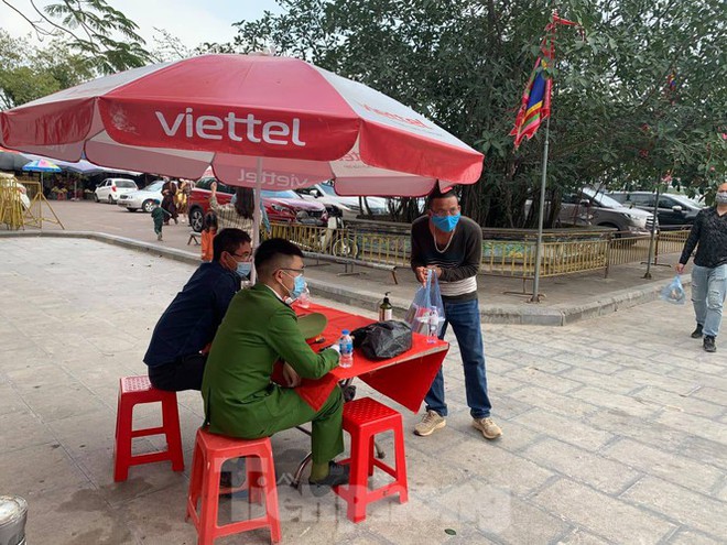 Lần đầu ti&ecirc;n đền Trần vắng nhất trong hơn 30 năm qua, ph&aacute;t ấn theo c&aacute;ch đặc biệt - Ảnh 11.