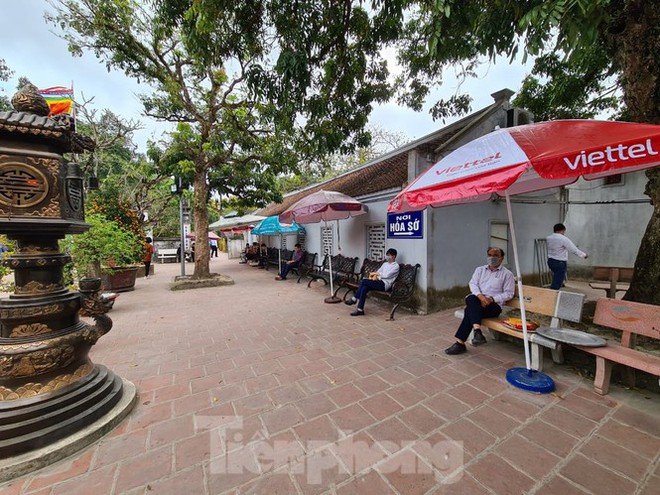 Lần đầu ti&ecirc;n đền Trần vắng nhất trong hơn 30 năm qua, ph&aacute;t ấn theo c&aacute;ch đặc biệt - Ảnh 17.