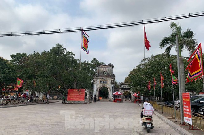 Lần đầu ti&ecirc;n đền Trần vắng nhất trong hơn 30 năm qua, ph&aacute;t ấn theo c&aacute;ch đặc biệt - Ảnh 6.