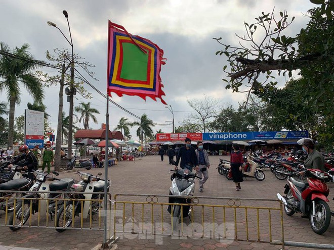 Lần đầu ti&ecirc;n đền Trần vắng nhất trong hơn 30 năm qua, ph&aacute;t ấn theo c&aacute;ch đặc biệt - Ảnh 7.