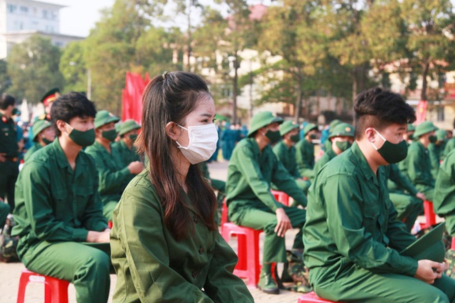 Nữ tân binh: Nghĩa vụ bảo vệ Tổ quốc không chỉ của riêng nam giới - Ảnh 1.