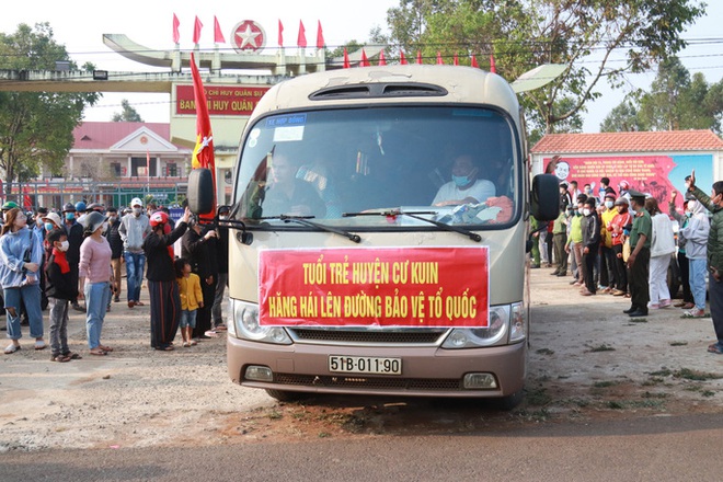 Nữ tân binh: Nghĩa vụ bảo vệ Tổ quốc không chỉ của riêng nam giới - Ảnh 11.