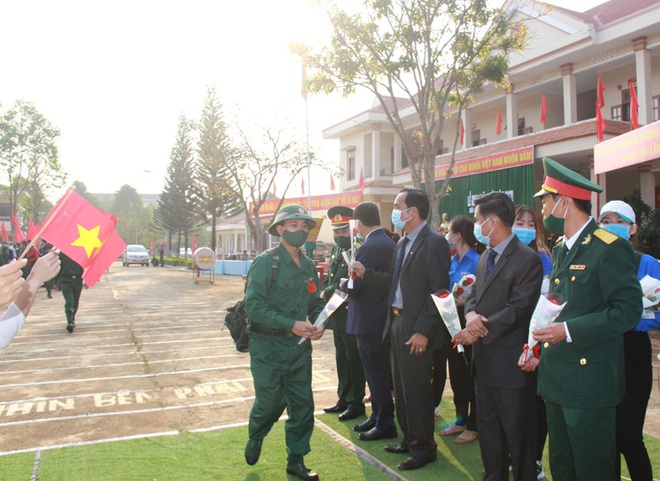 Nữ tân binh: Nghĩa vụ bảo vệ Tổ quốc không chỉ của riêng nam giới - Ảnh 7.