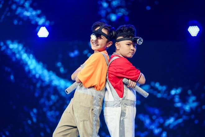 Giọng H&aacute;t Việt Nh&iacute;: Team BigDaddy - Emily hết đi đu đưa đi rồi mượn rượu tỏ t&igrave;nh bằng phi&ecirc;n bản nh&iacute; - Ảnh 11.