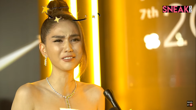 Ngọc Trinh, Nam Thư, ViruSs... đồng loạt nhăn nhó trên thảm đỏ WeChoice Awards 2020, lý do đằng sau khiến khán giả ngã ngửa - Ảnh 15.