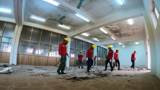 Gấp r&uacute;t x&acirc;y dựng Bệnh viện d&atilde; chiến số 3 ở th&agrave;nh phố Ch&iacute; Linh - Ảnh 2.