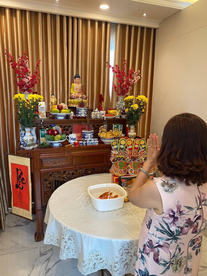 Sao Vbiz tất bật cúng ông Công ông Táo: Thu Minh - Tự Long dâng mâm cỗ thịnh soạn, trầm trồ tay nghề của Văn Mai Hương - Tường San - Ảnh 7. Sao Vbiz tất bật cúng ông Công ông Táo: Thu Minh - Tự Long dâng mâm cỗ thịnh soạn, trầm trồ tay nghề của Văn Mai Hương - Tường San - Ảnh 7.