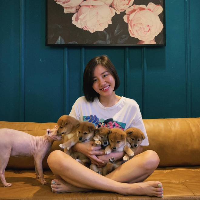 Căn hộ của Văn Mai Hương: G&oacute;c n&agrave;o sống ảo cũng lung linh, ri&ecirc;ng ph&ograve;ng thay đồ l&agrave; nơi c&oacute; ng&agrave;n lẻ một bức ảnh - Ảnh 1.