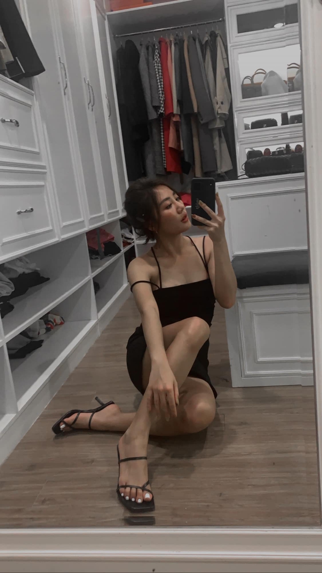 Căn hộ của Văn Mai Hương: G&oacute;c n&agrave;o sống ảo cũng lung linh, ri&ecirc;ng ph&ograve;ng thay đồ l&agrave; nơi c&oacute; ng&agrave;n lẻ một bức ảnh - Ảnh 5.