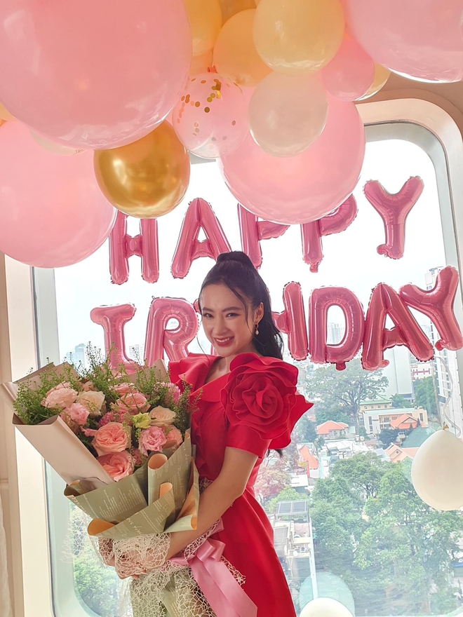Angela Phương Trinh lộ ảnh sinh nhật sương sương cũng g&acirc;y sốt, tất cả l&agrave; nhờ m&agrave;n khoe nhan sắc sau thời gian im ắng - Ảnh 3.