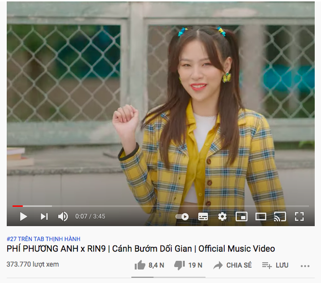 Sau màn comeback của Phí Phương Anh, netizen đổ xô vào MV debut của Chi Pu để... cảm ơn - Ảnh 3.