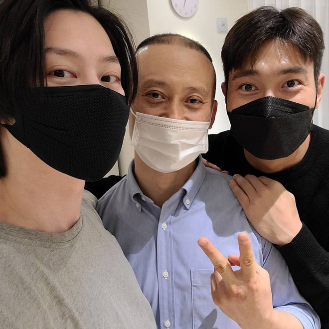 Heechul cảm ơn Siwon và 1 vị bác sĩ, netizen rùng mình nhớ lại vụ tai nạn kinh hoàng khiến “siêu sao vũ trụ” suýt đứt lìa chân - Ảnh 3.