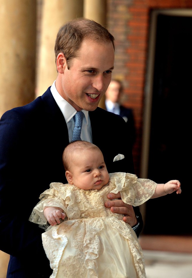 Đức Vua tương lai của Hoàng gia Anh: Những khoảnh khắc thần thái ngất trời của Hoàng tử bé George, mới 7 tuổi nhưng đã ra dáng anh cả - Ảnh 29.