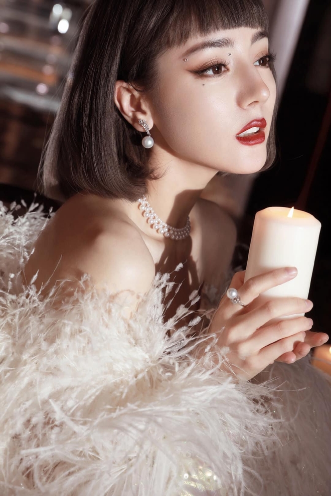 Nhiệt Ba gây sốt tại Đêm Hội Weibo 2020: Hết thiên nga trắng lại hoá thiên nga đen, nữ hoàng dạ tiệc là đây chứ đâu! - Ảnh 3.