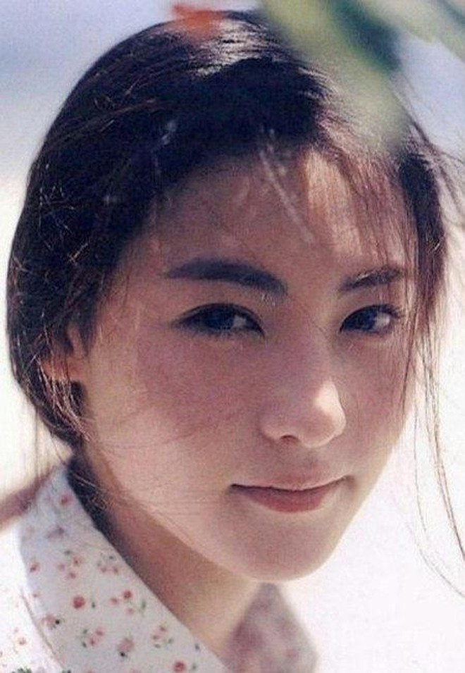 Trương Bá Chi: Ngọc nữ đẹp nhất Hong Kong ăn chơi trác táng, thị phi bủa vây vì cuộc tình 2 thập kỷ với Tạ Đình Phong - Ảnh 4.