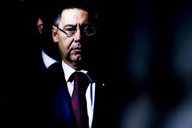 Nóng: Cảnh sát bắt giữ cựu Chủ tịch Bartomeu và 4 quan chức Barca, tìm chứng cứ về chiến dịch bôi nhọ Messi - Ảnh 1.