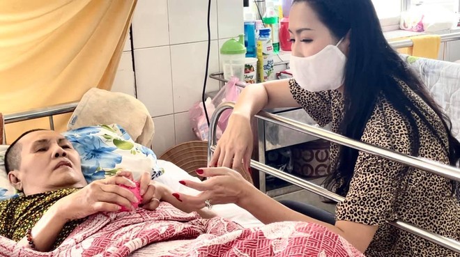 NS Hoàng Lan 7 tháng nằm trên giường bệnh không người thân chăm sóc, Trịnh Kim Chi xót xa kêu cứu giúp - Ảnh 4.