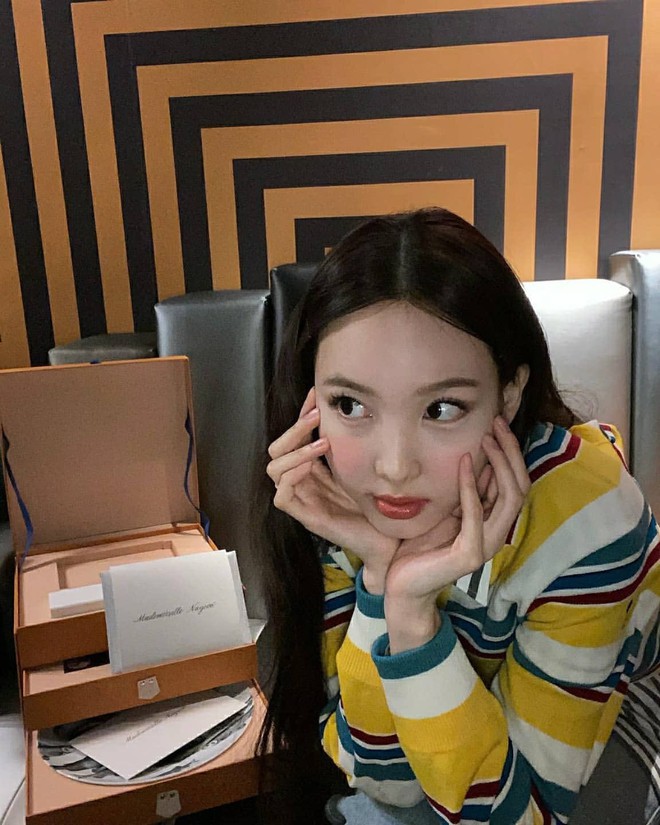 TWICE's Nayeon Shows Off Her Figure In An Unexpected Outfit At Louis  Vuitton X Yayoi Kusama Event In Japan - Koreaboo