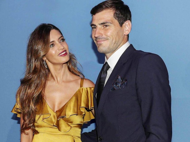 Thánh Iker Casillas xác nhận chia tay nữ phóng viên xinh đẹp, chấm dứt chuyện tình ngỡ đẹp như mơ kéo dài 12 năm - Ảnh 2.